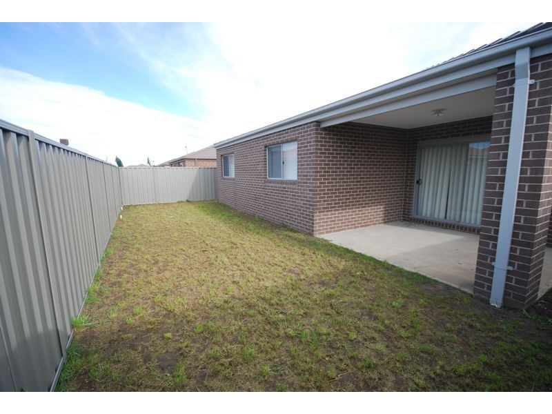35 Ardent Crescent, Cranbourne East VIC 3977