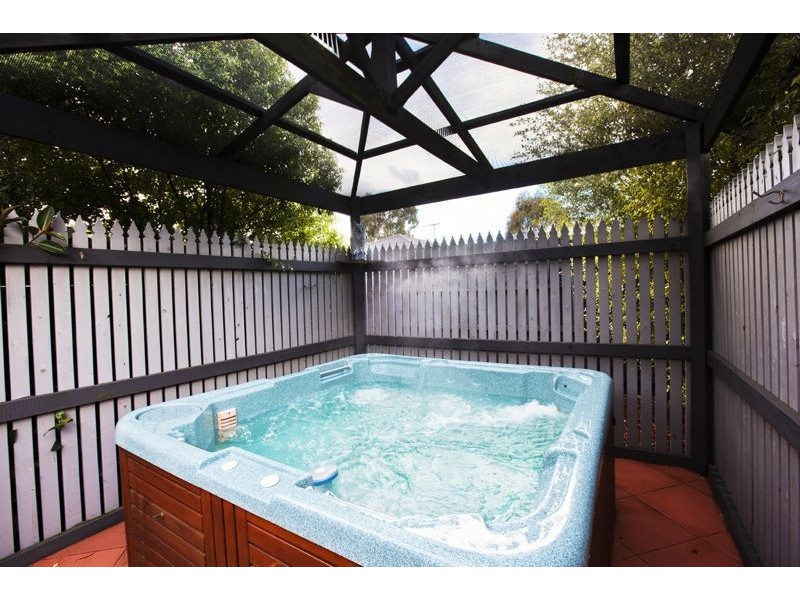 34 Banyalla Drive, Cranbourne West VIC 3977