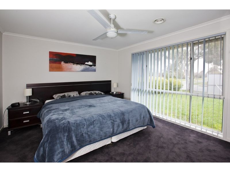 34 Banyalla Drive, Cranbourne West VIC 3977