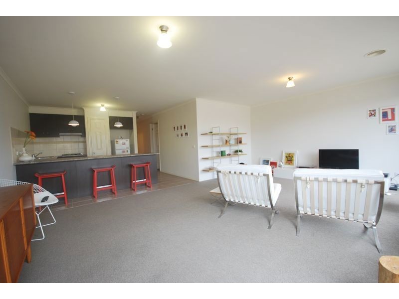 1/42 Greenaway Terrace, Cranbourne East VIC 3977