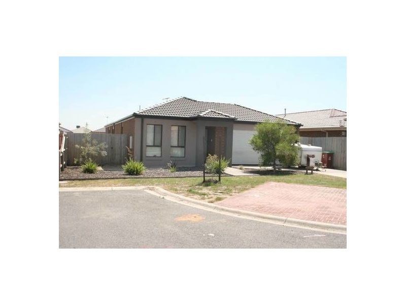 14 Kingsbarn Court, Cranbourne VIC 3977