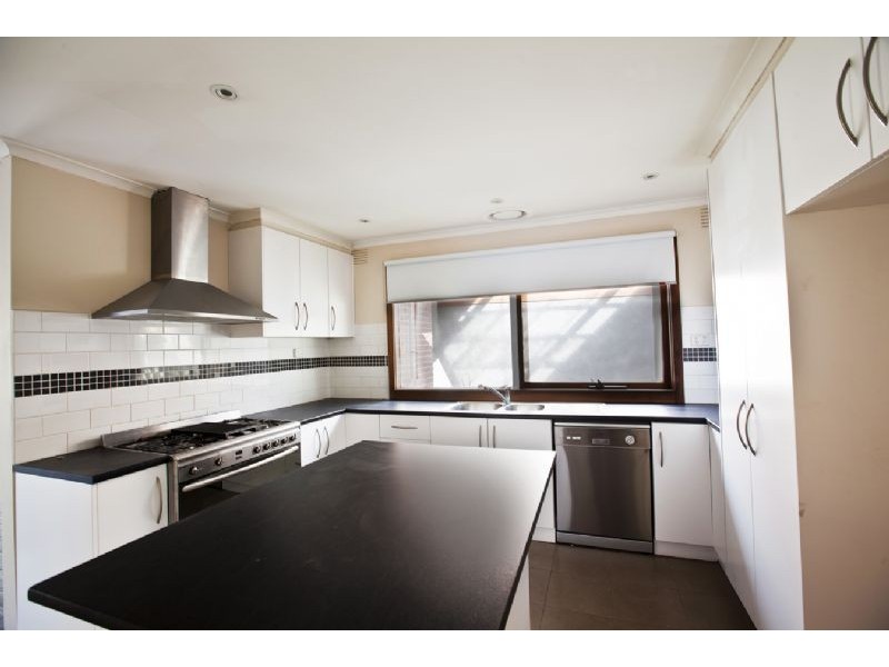 9 Tongola Court, Cranbourne VIC 3977