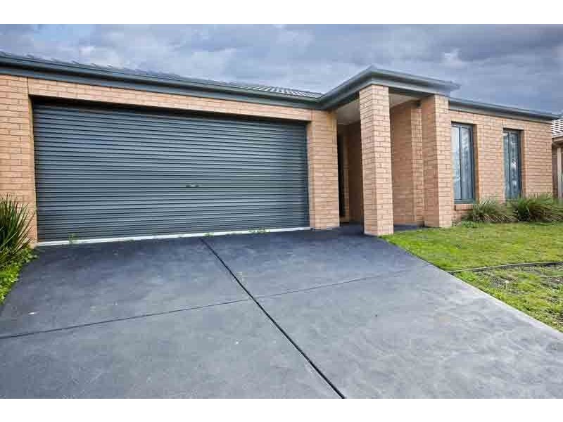 5 Perry Circuit, Cranbourne North VIC 3977