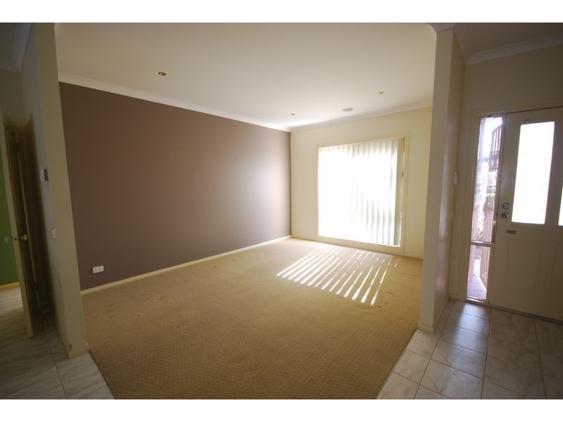 1/2 Duff Street, Cranbourne VIC 3977