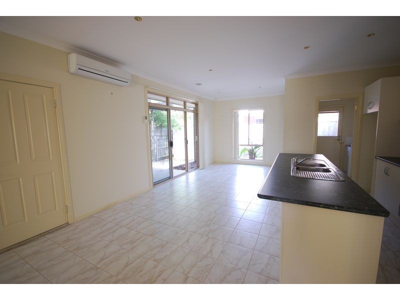 1/2 Duff Street, Cranbourne VIC 3977