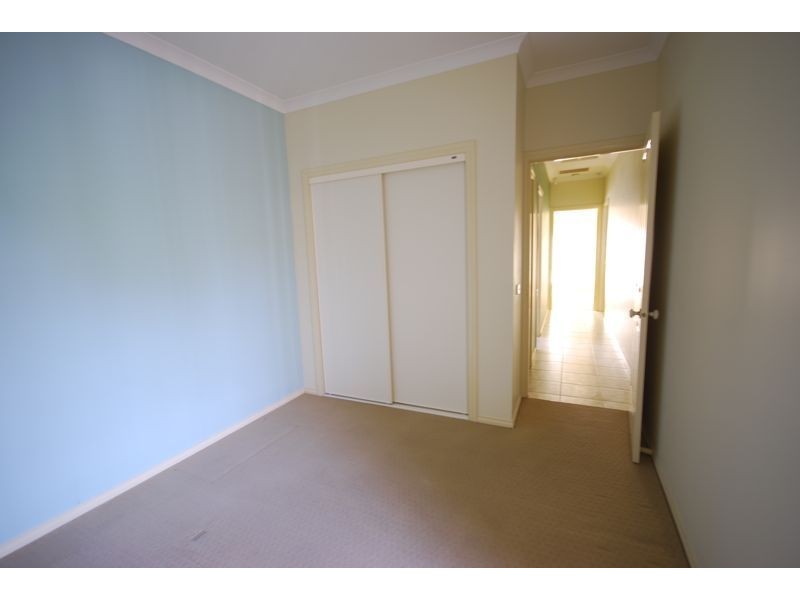 1/2 Duff Street, Cranbourne VIC 3977