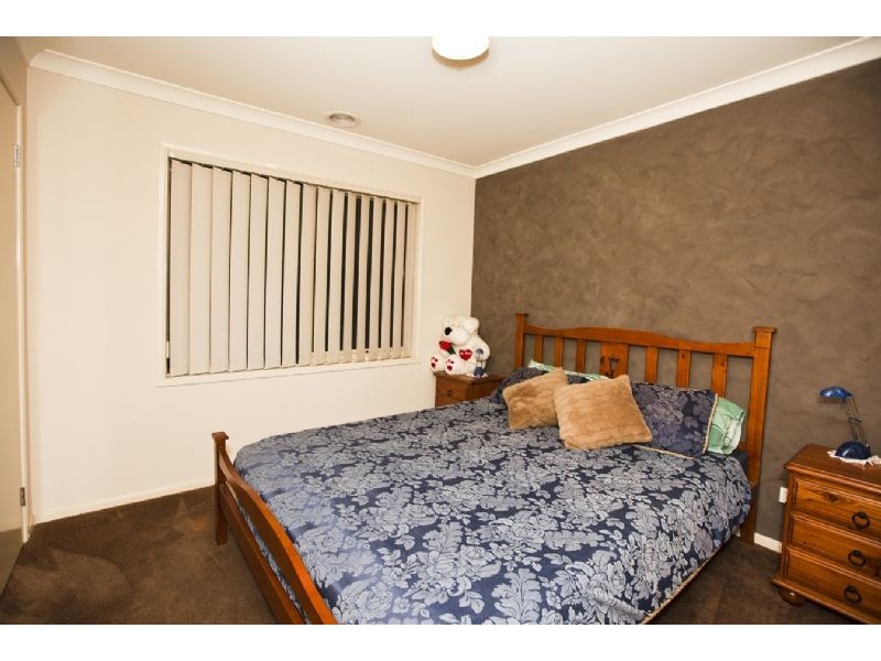 16 Dryandra Place, Cranbourne VIC 3977