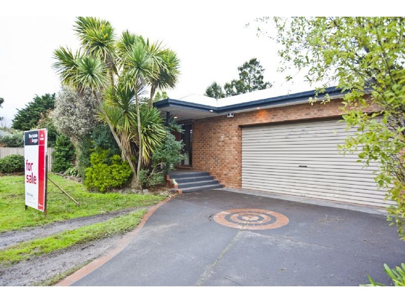 5 Oregon Court, Cranbourne North VIC 3977