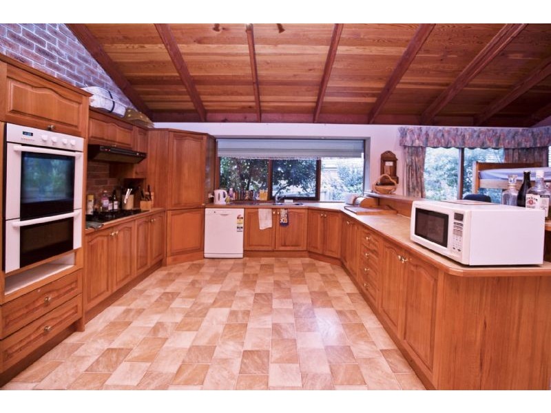 5 Oregon Court, Cranbourne North VIC 3977