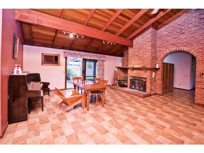 5 Oregon Court, Cranbourne North VIC 3977