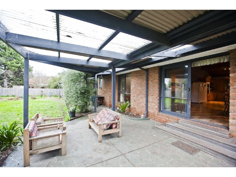 5 Oregon Court, Cranbourne North VIC 3977