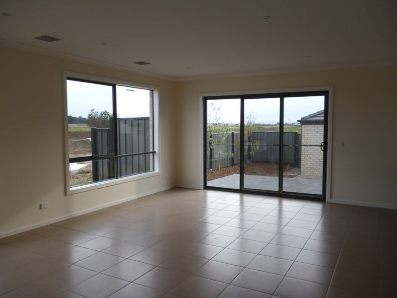 26 Murgese Circuit, Clyde VIC 3978