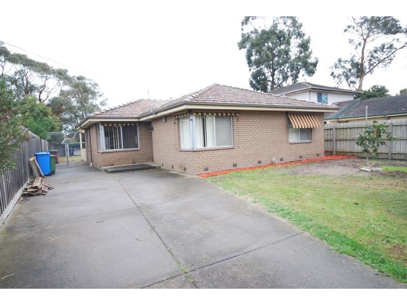 27 Lorna Street, Cranbourne VIC 3977