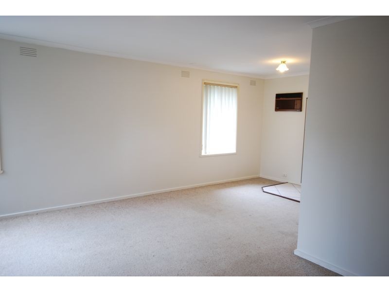 27 Lorna Street, Cranbourne VIC 3977