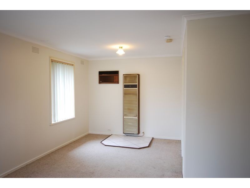 27 Lorna Street, Cranbourne VIC 3977