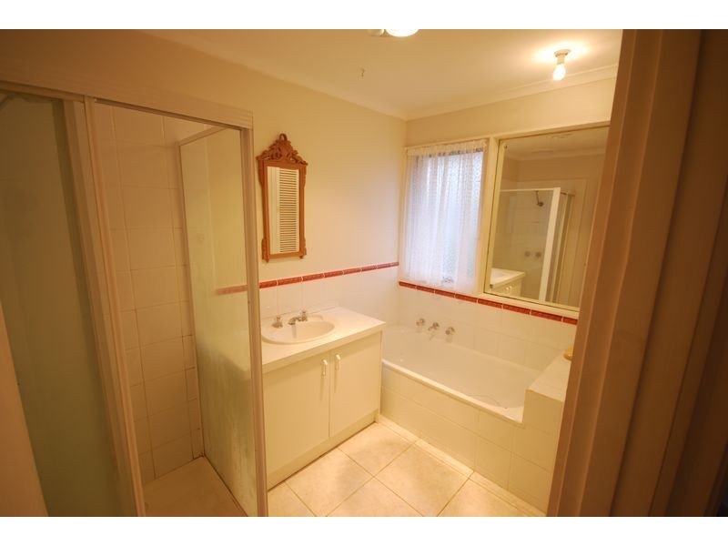 27 Lorna Street, Cranbourne VIC 3977