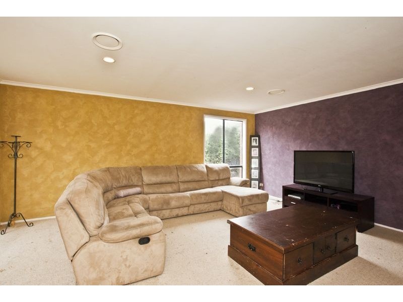 13 Godwin Crescent, Cranbourne North VIC 3977