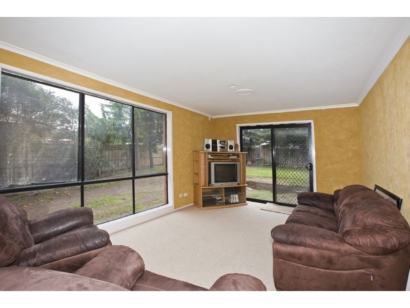 13 Godwin Crescent, Cranbourne North VIC 3977