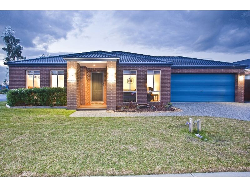 2 Wesson Way, Cranbourne East VIC 3977