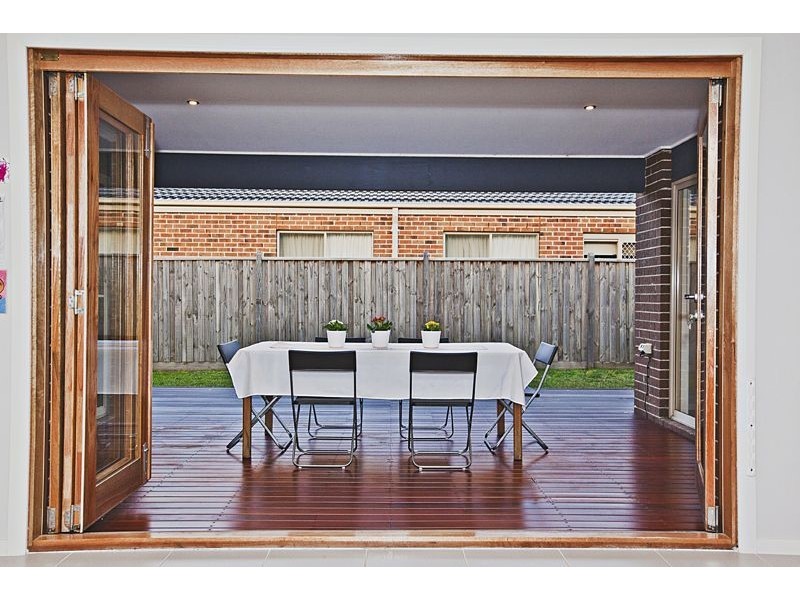 2 Wesson Way, Cranbourne East VIC 3977