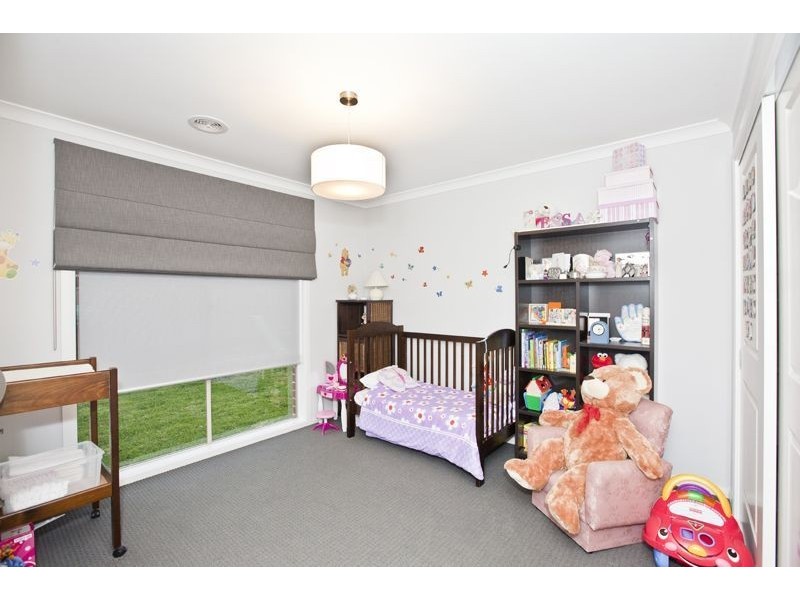 2 Wesson Way, Cranbourne East VIC 3977