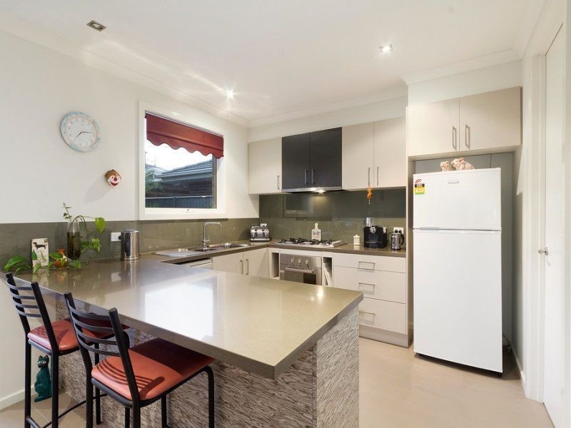 8 Aspect Lane, Cranbourne North VIC 3977