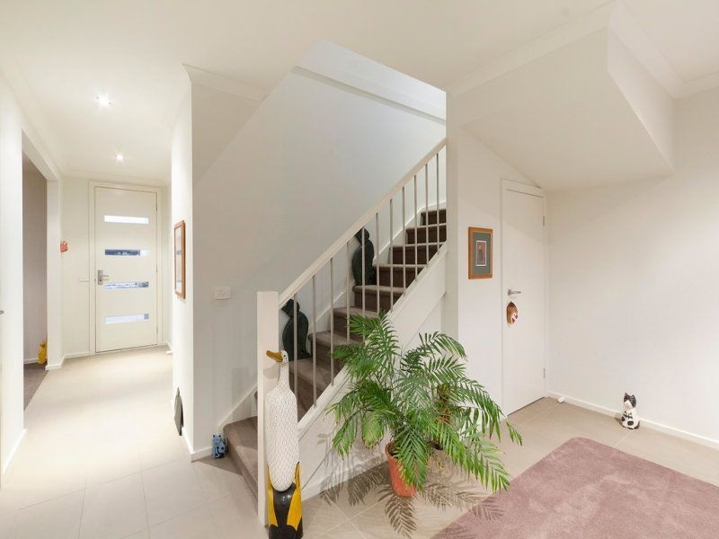 8 Aspect Lane, Cranbourne North VIC 3977