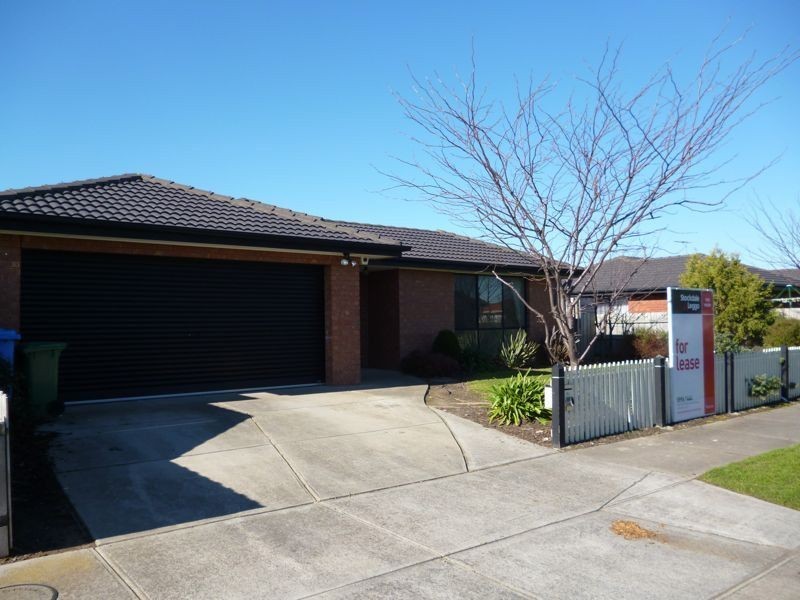 12 Barham Way, Cranbourne East VIC 3977