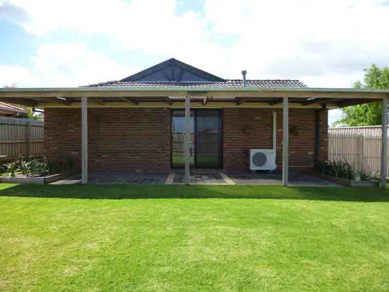 33 Josephine Avenue, Cranbourne VIC 3977