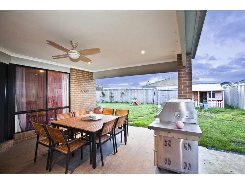 91 Bluemist Circuit, Lyndhurst VIC 3975