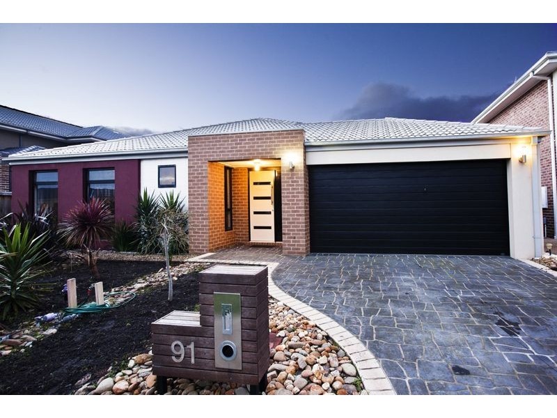 91 Bluemist Circuit, Lyndhurst VIC 3975