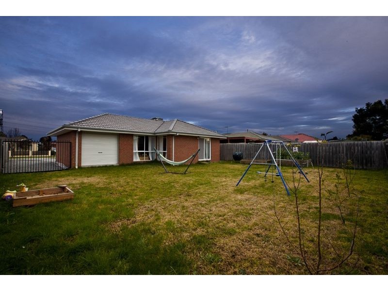 41 Middleham Close, Cranbourne VIC 3977