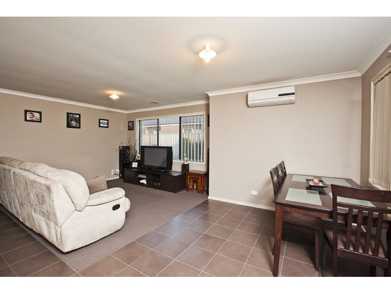 15 Maddock Drive, Cranbourne East VIC 3977