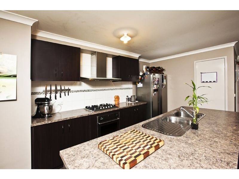 15 Maddock Drive, Cranbourne East VIC 3977