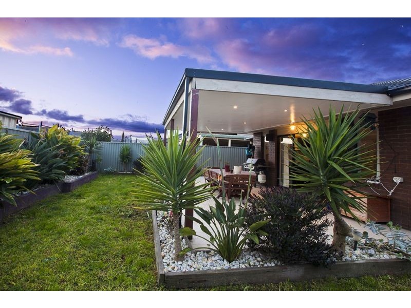 15 Maddock Drive, Cranbourne East VIC 3977