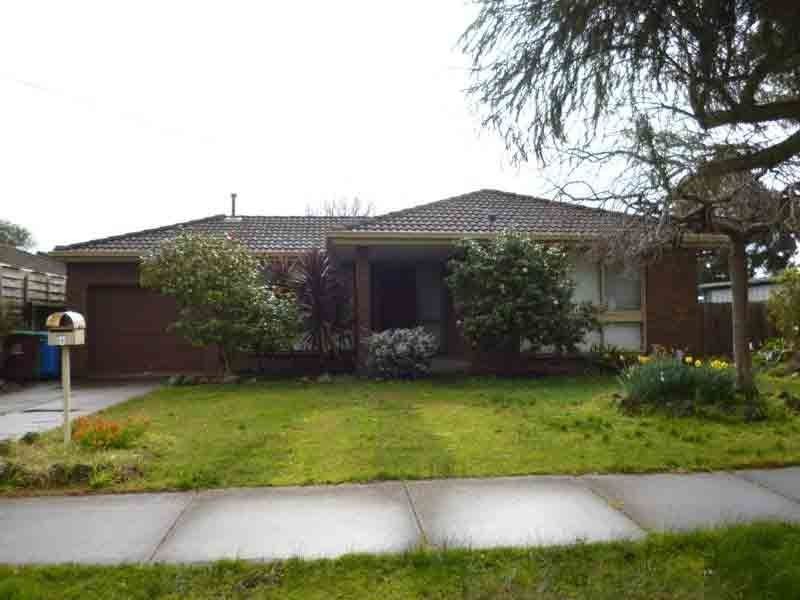 1 Geoffrey Court, Cranbourne VIC 3977