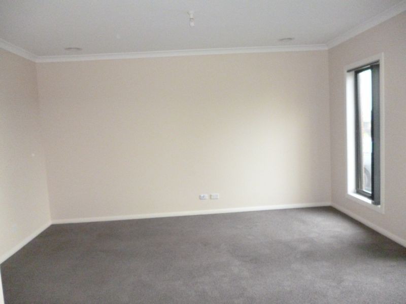 47 Yammerbrook Way, Cranbourne East VIC 3977