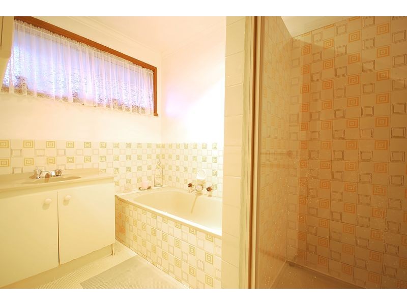 2/17 Fairfield Street, Cranbourne VIC 3977