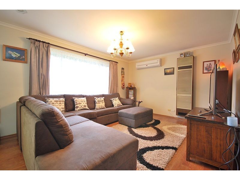 2/17 Fairfield Street, Cranbourne VIC 3977