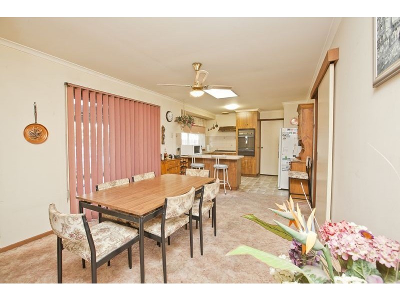 97 Lesdon Avenue, Cranbourne VIC 3977