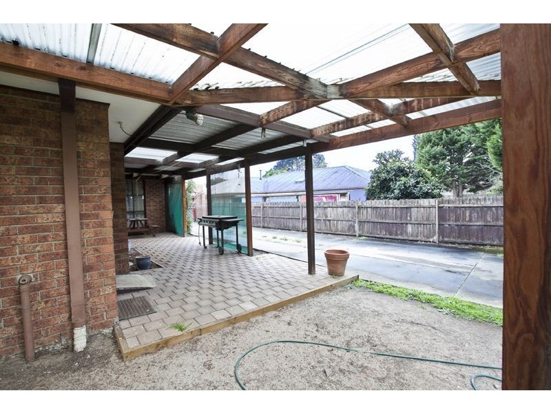 97 Lesdon Avenue, Cranbourne VIC 3977