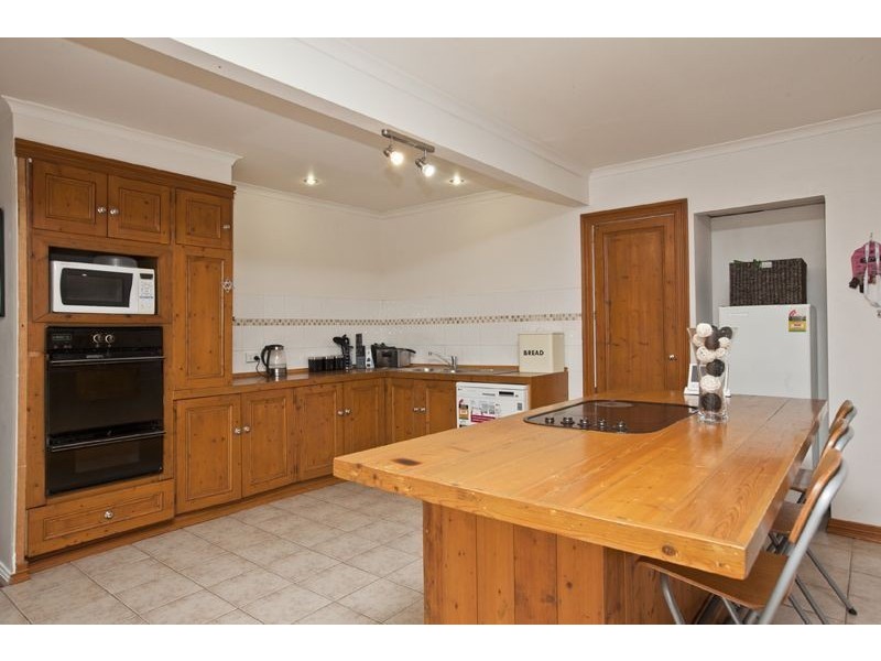 150 Craig Road, Devon Meadows VIC 3977