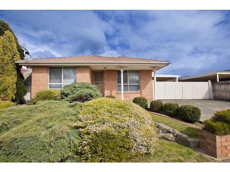 6 Allemby Drive, Cranbourne West VIC 3977