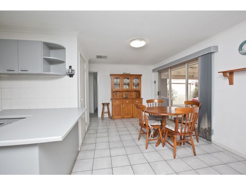 6 Allemby Drive, Cranbourne West VIC 3977