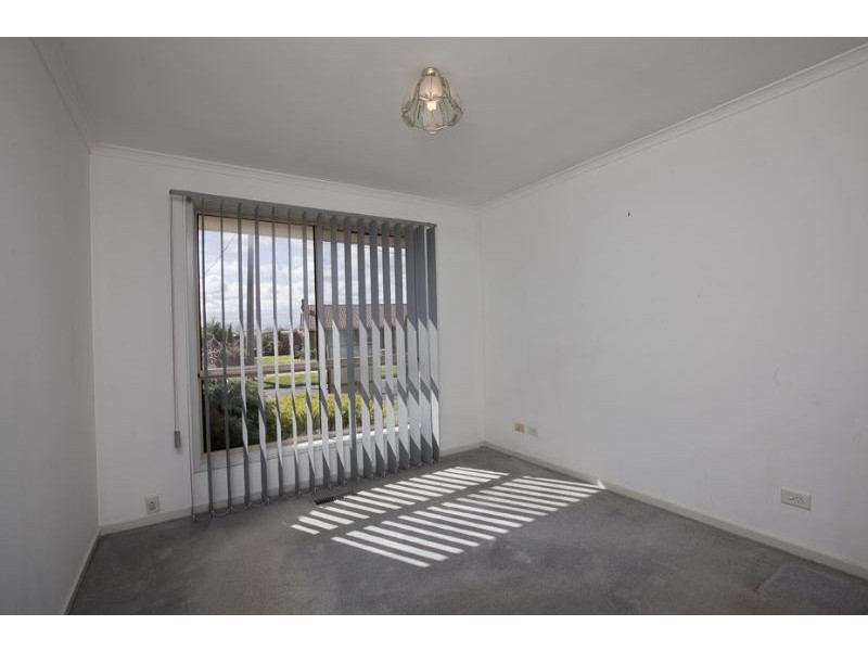 6 Allemby Drive, Cranbourne West VIC 3977