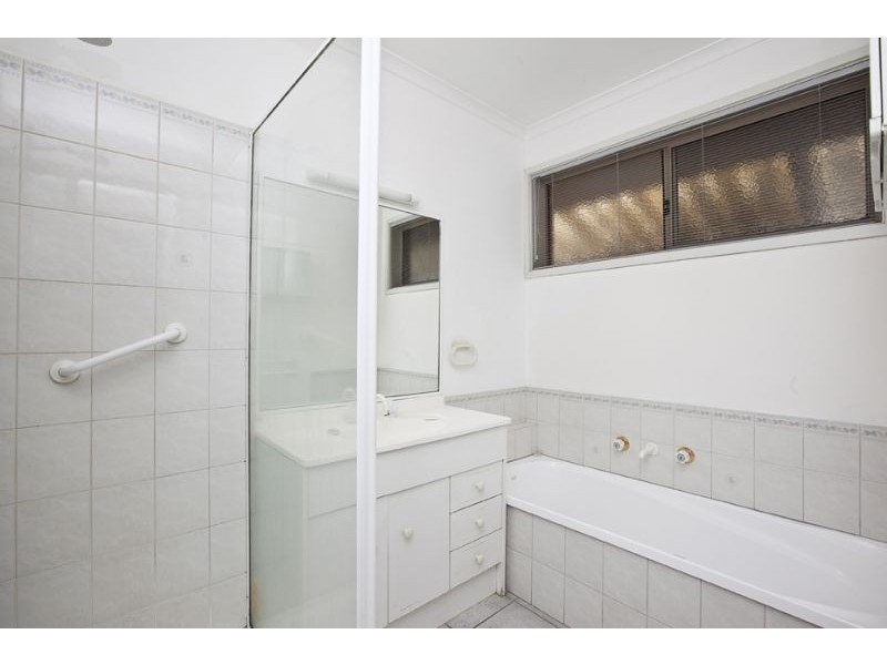 6 Allemby Drive, Cranbourne West VIC 3977