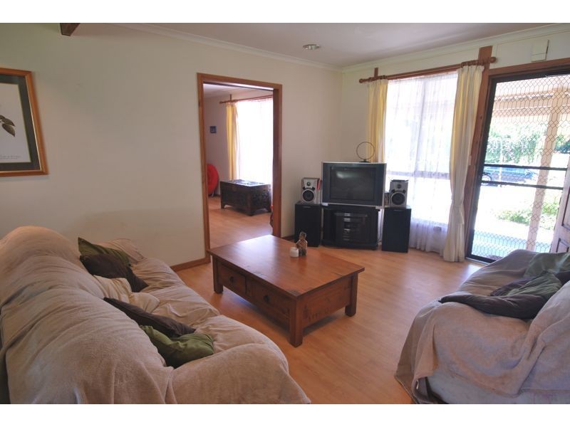 16 Chomley Street, Cranbourne VIC 3977