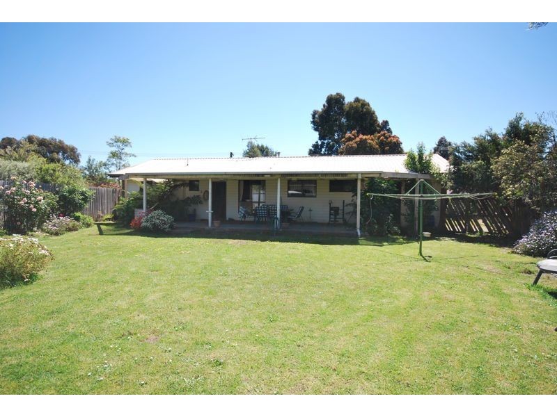 16 Chomley Street, Cranbourne VIC 3977