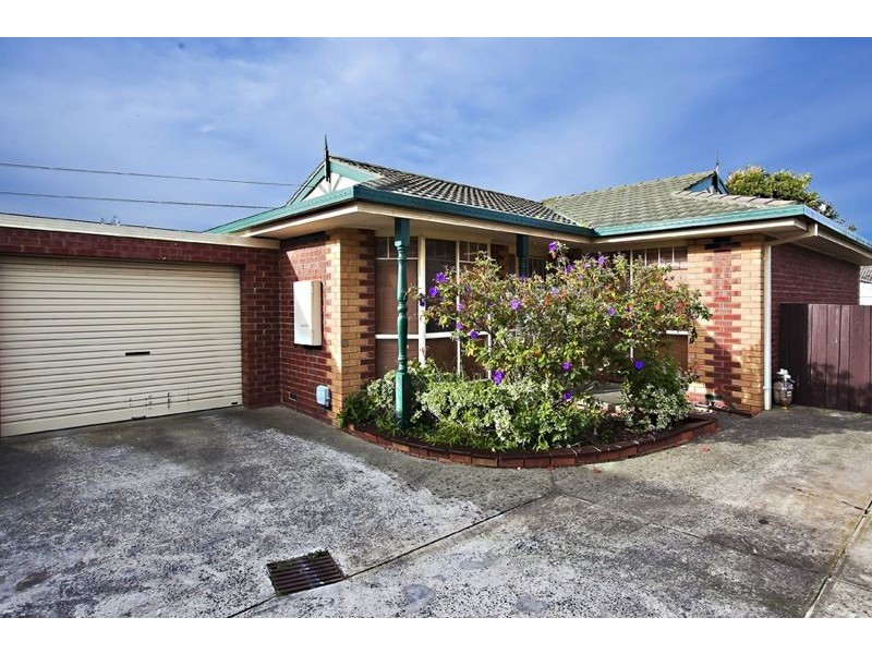 2/56 Fairbairn Road, Cranbourne VIC 3977