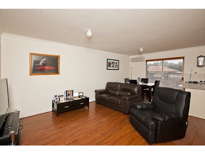 2/56 Fairbairn Road, Cranbourne VIC 3977